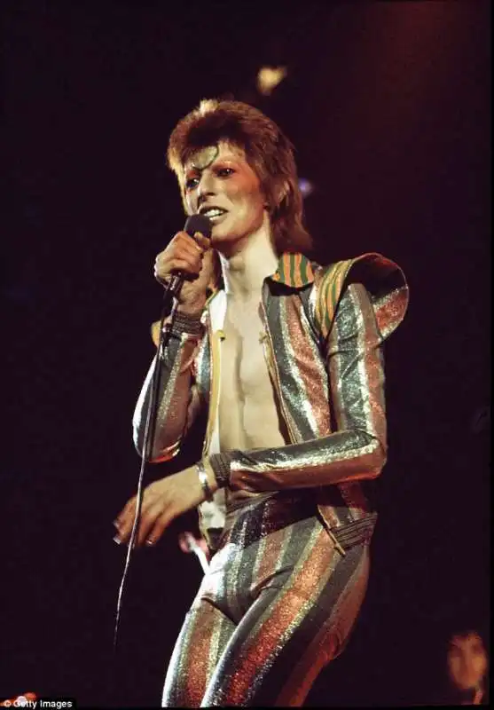 BOWIE 92-image-a-15_1452735372117