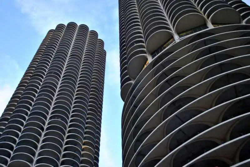 chicagos marina city apartments