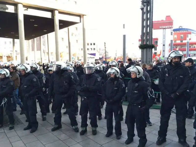 colonia manifestazioni dopo le molestie di capodanno  5