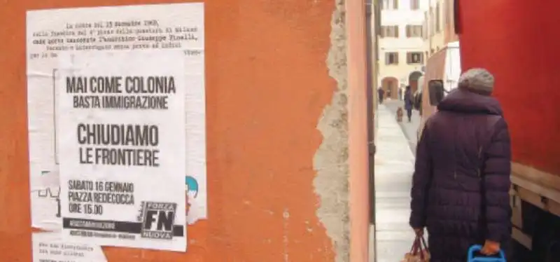 FORZA NUOVA - VOLANTINI CONTRO I MIGRANTI