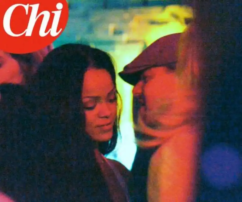 IL BACIO TRA RIHANNA E DICAPRIO 