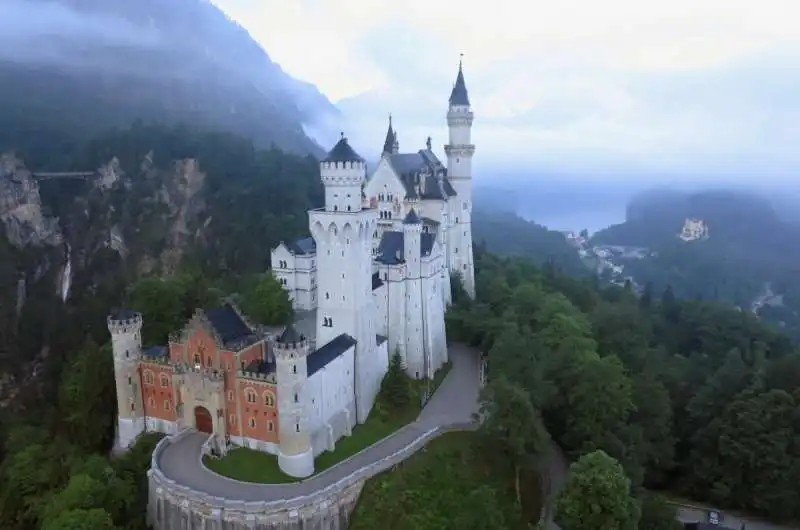 il castello neuschwanstein in bavaria