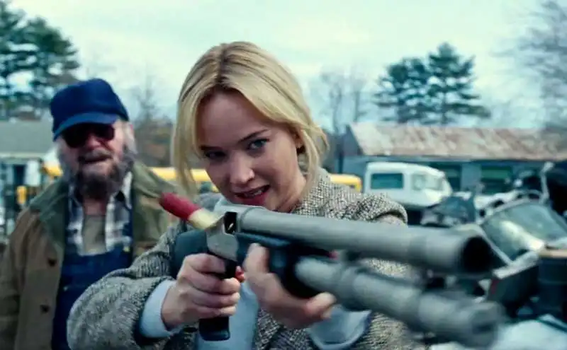 joy il film con jennifer lawrence  8