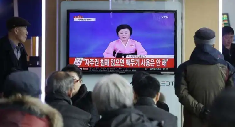 KIM SPARA LA BOMBA - NORD COREA