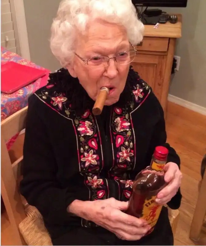 nonna con whisky