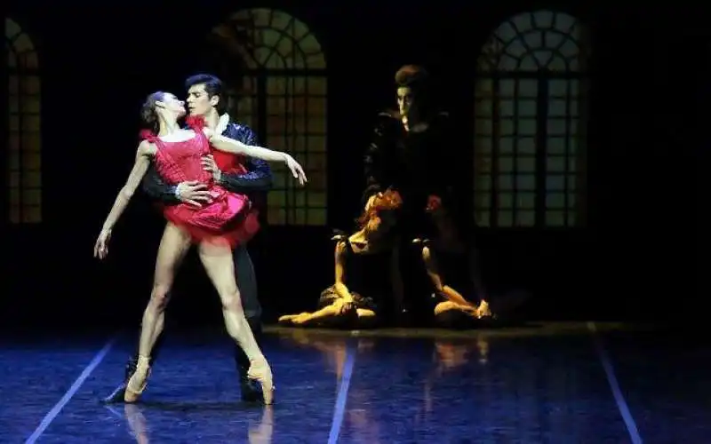 roberto bolle  semionova scala cinderella