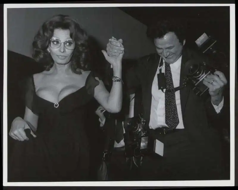 ron galella   sophia loren