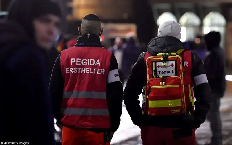 squadra di soccorso pegida