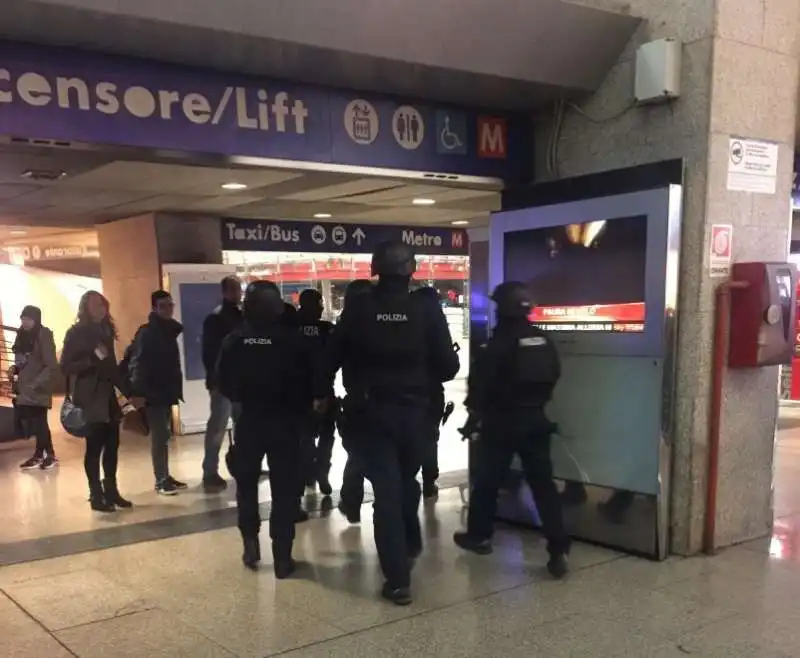 stazione termini evacuata20