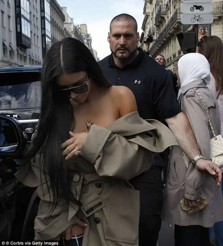 arresti  per  la  rapina a kim kardashian