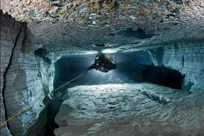 CAVA DI CRISTALLI IN RUSSIA