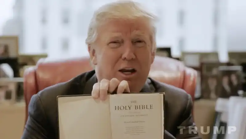 DONALD TRUMP BIBBIA