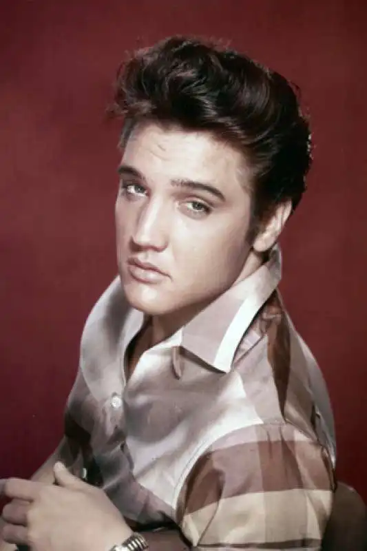 ELVIS PRESLEY