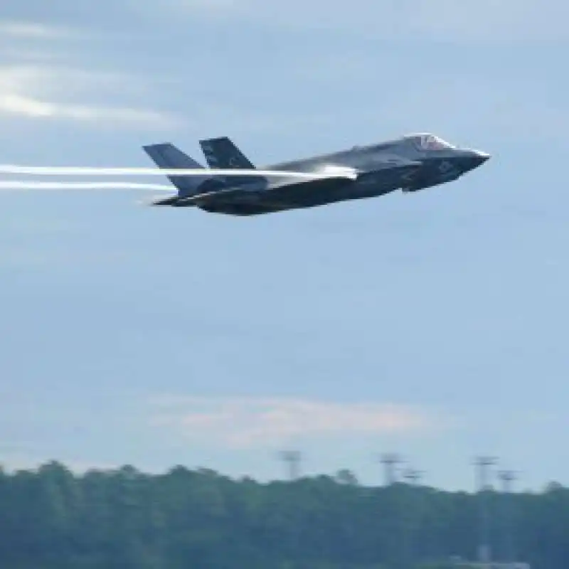 F 35