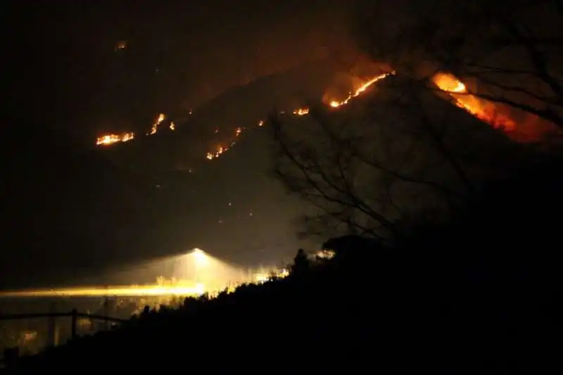 GENOVA INCENDI 1