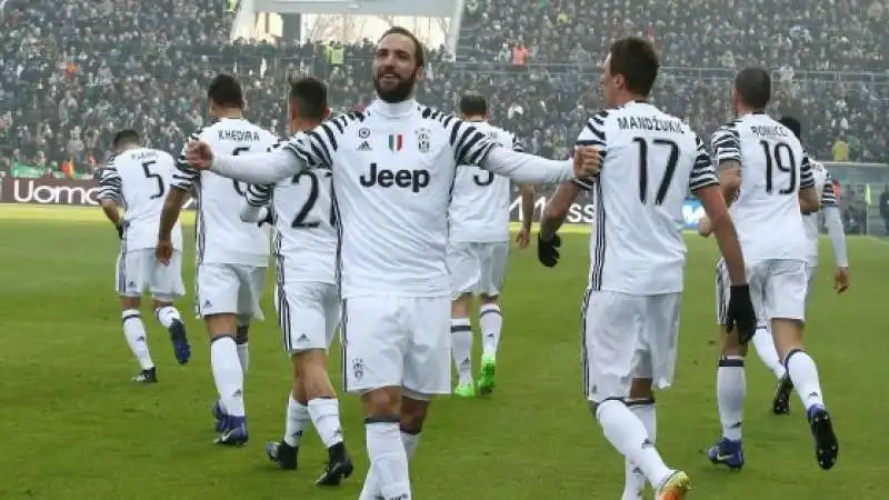 HIGUAIN 1