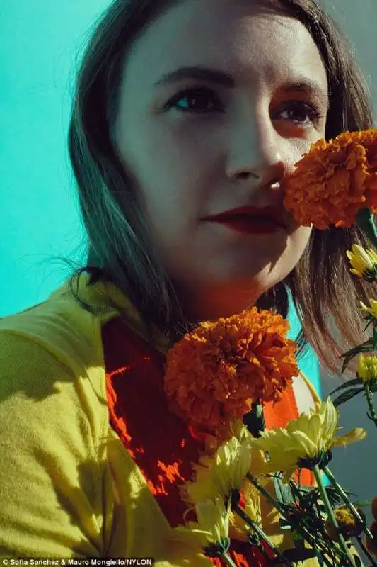 lena con fiori