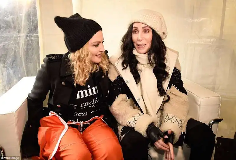 MADONNA E CHER ALLA MARCIA DELLE DONNE CONTRO TRUMP     3