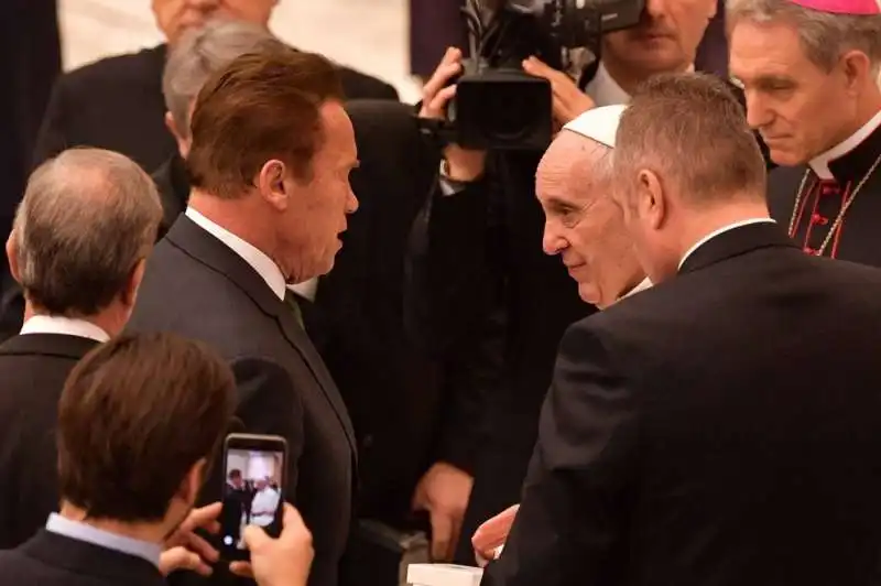 PAPA FRANCESCO ARNOLD SCHWARZENEGGER 3