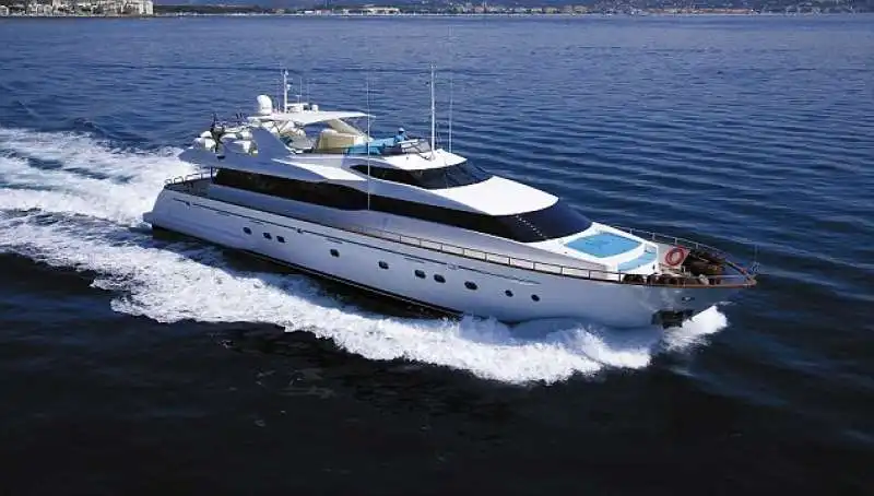 yacht dei mills