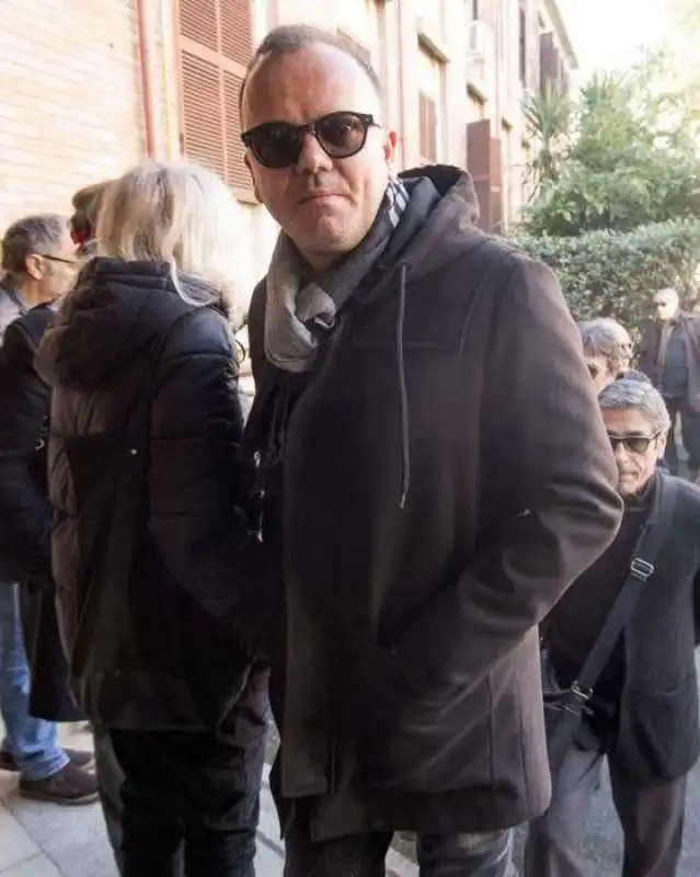 gigi d'alessio funerali mondella