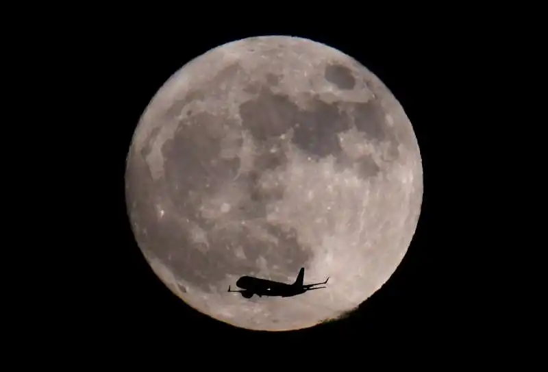 heathrow superluna 2018