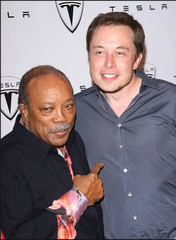 jones e elon musk