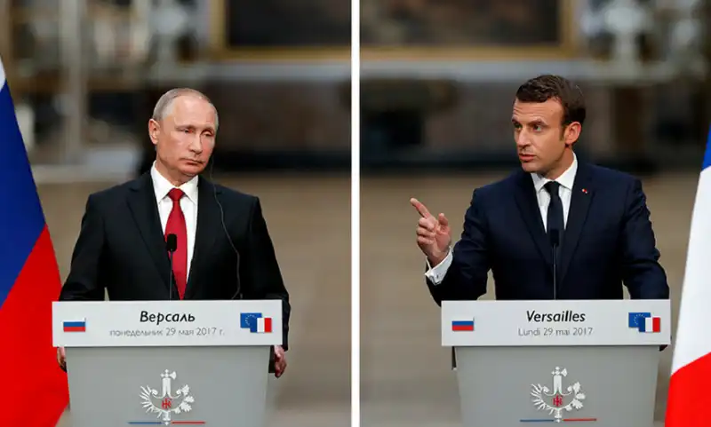 macron attacca putin a versailles