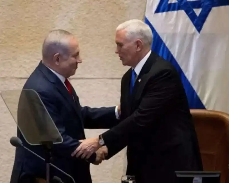 NETANYAHU E MIKE PENCE 