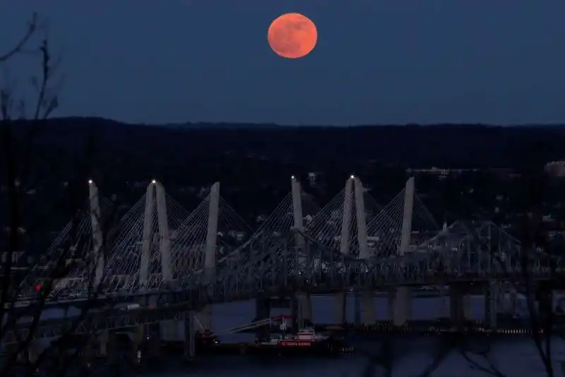 new york la prima  superluna del 2018