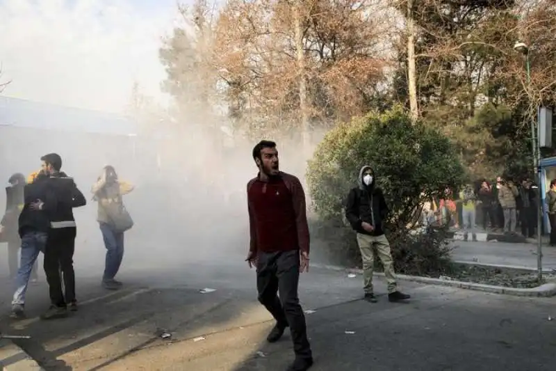 Proseguono le proteste in Iran contro il carovita ed il regime 