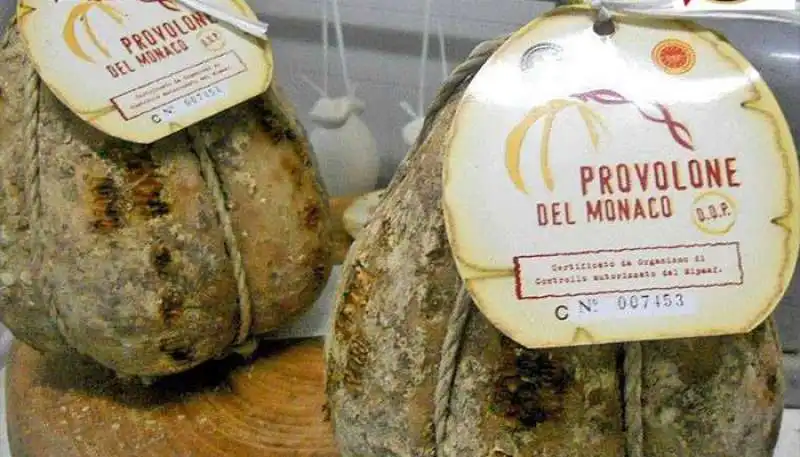 provolone del monaco dei Monti Lattari