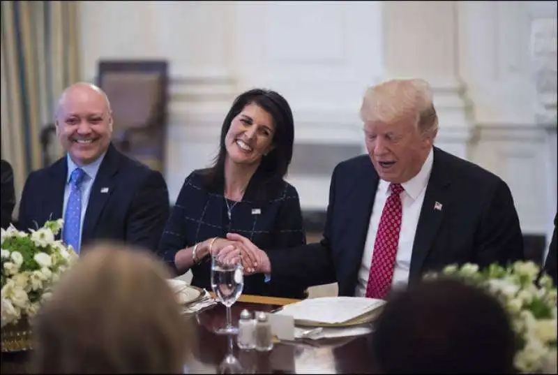 TRUMP E NIKKI HALEY   