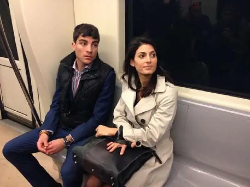 virginia  raggi in metro 