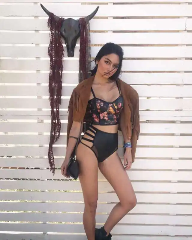 ambra battilana gutierrez 4