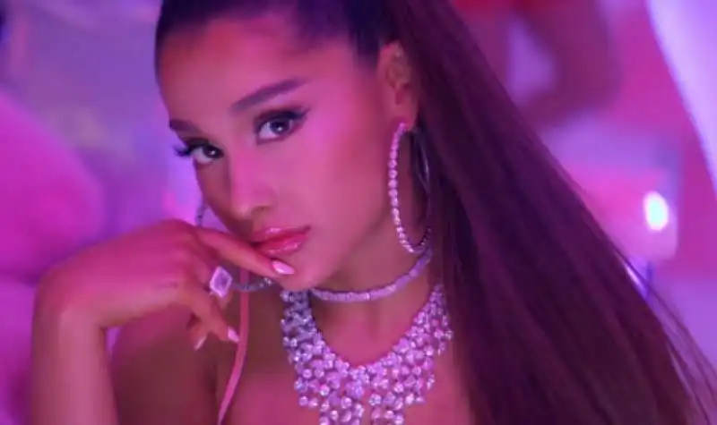 ariana grande 6