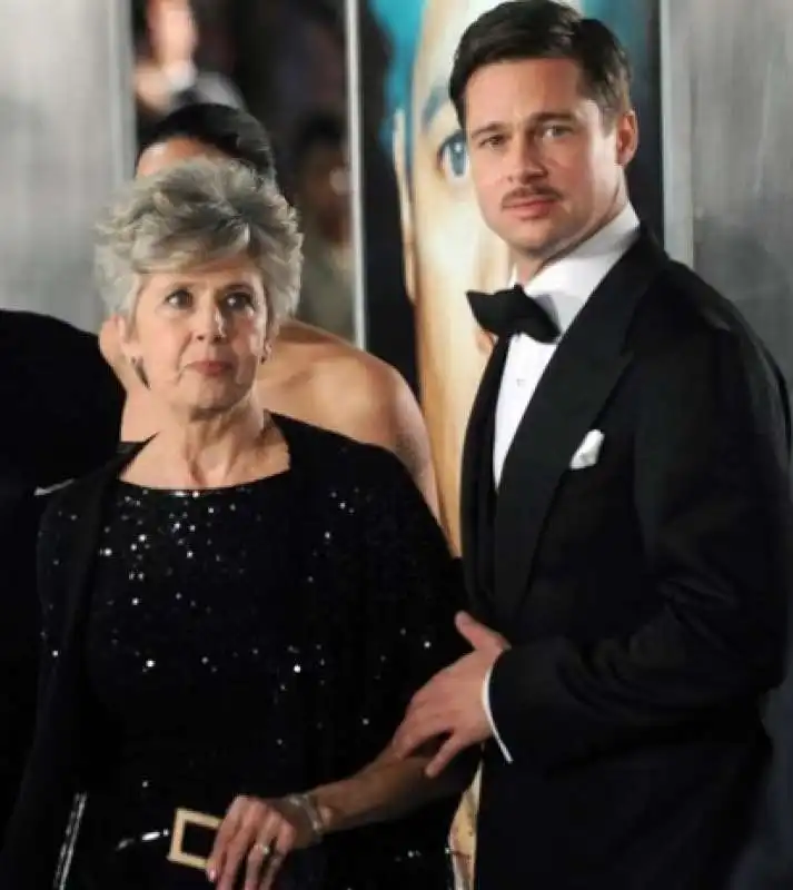 brad pitt e la madre jane 2