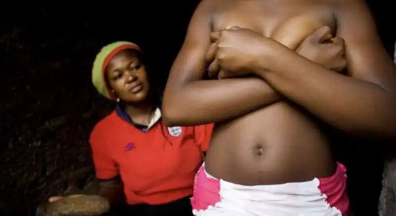 breast ironing   lo stiramento del seno 7