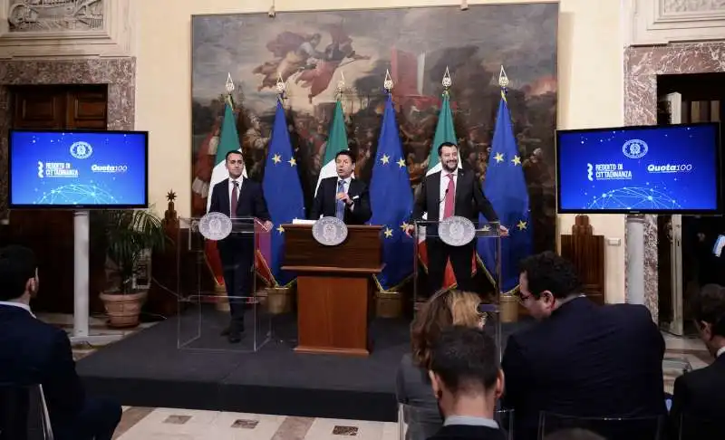 conferenza stampa su reddito di cittadinanza e quota 100 15