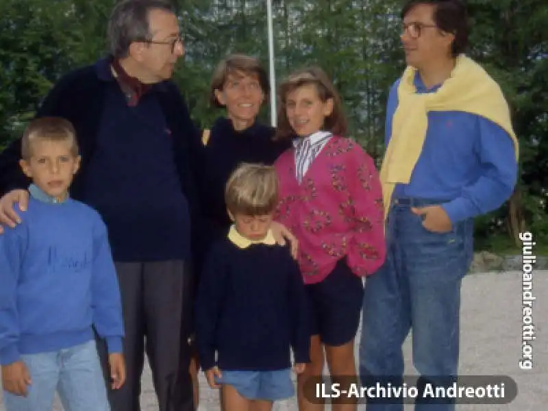 Estate del 1991. Andreotti con la figlia Serena, il genero Marco Ravaglioli e i nipotini - radogna