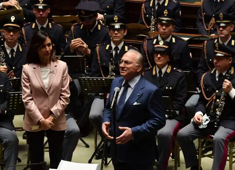 il prefetto francesco tagliente ringrazia e saluta gli invitati (2)