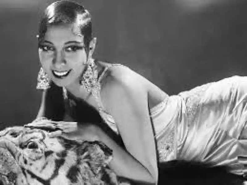 JOSEPHINE BAKER