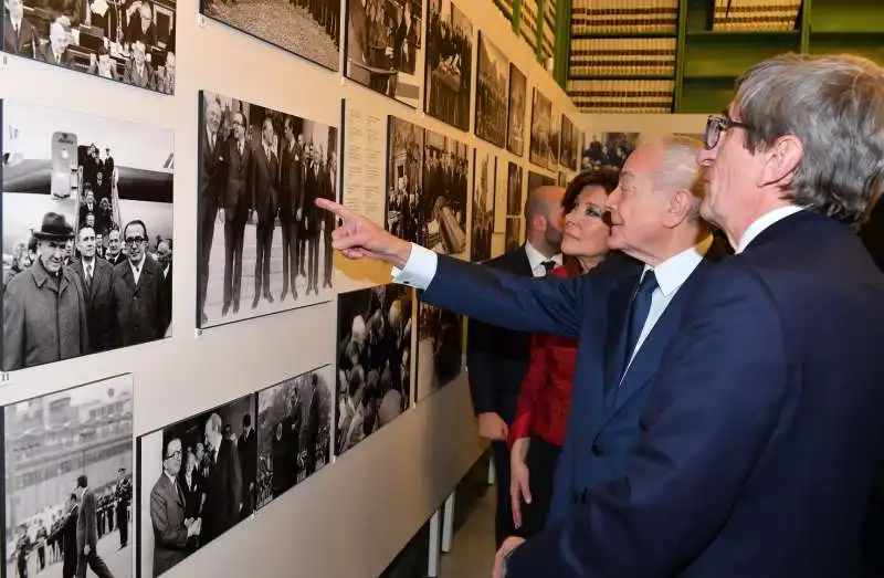 la presidente maria elisabetta alberti casellati visita la mostra di andreotti