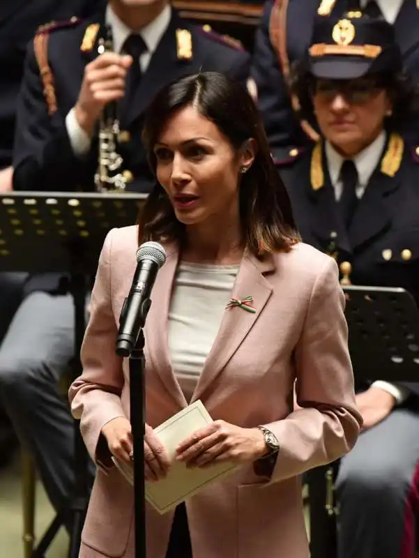 la vice presidente della camera mara carfagna saluta gli invitati (2)