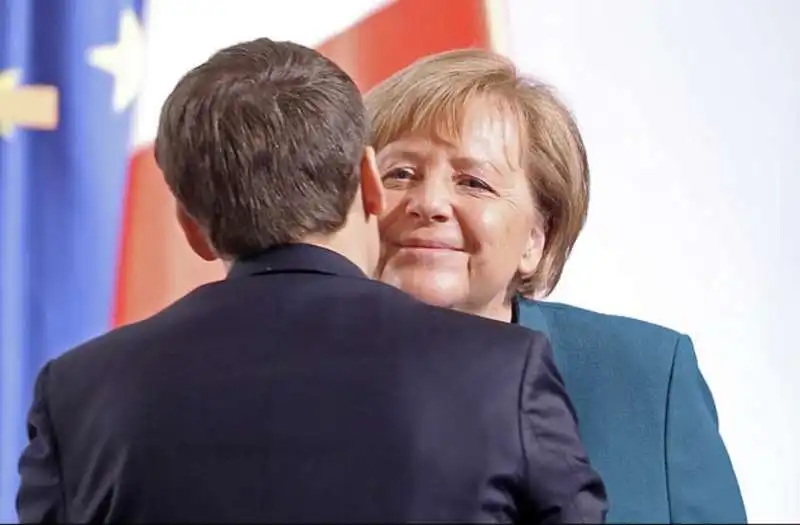 merkel e macron firmano il trattato di aquisgrana 2