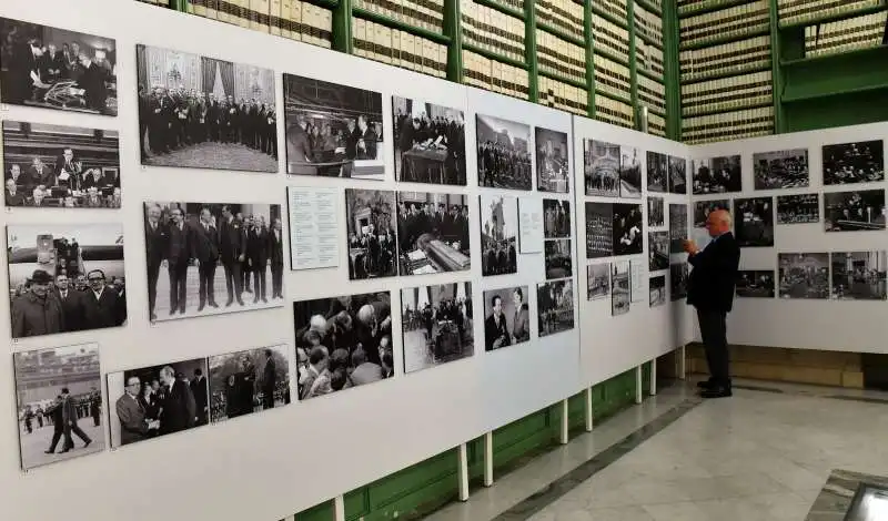 mostra fotografica per il centenario nascita di andreotti alla biblioteca spadolini (4)