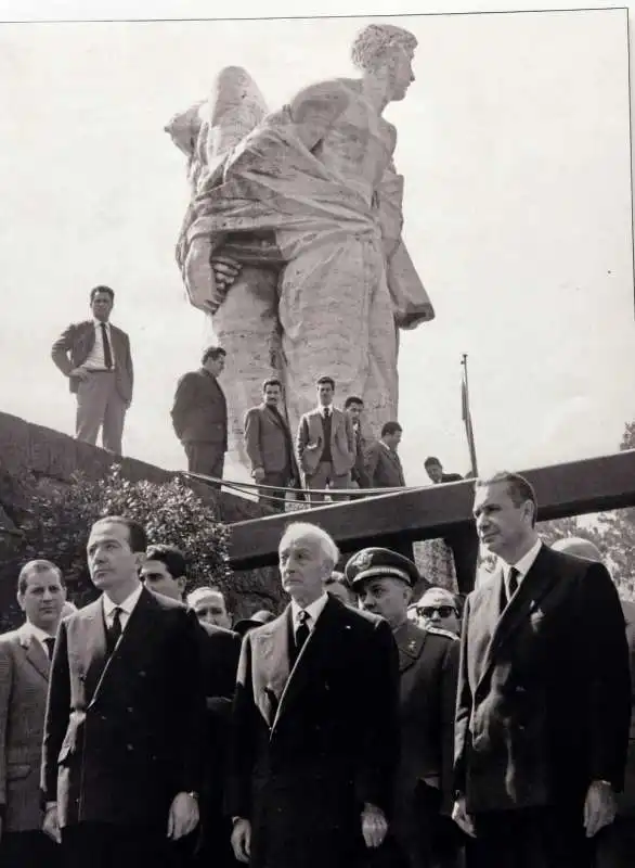 mostra fotografica per il centenario nascita di andreotti alla biblioteca spadolini (9)