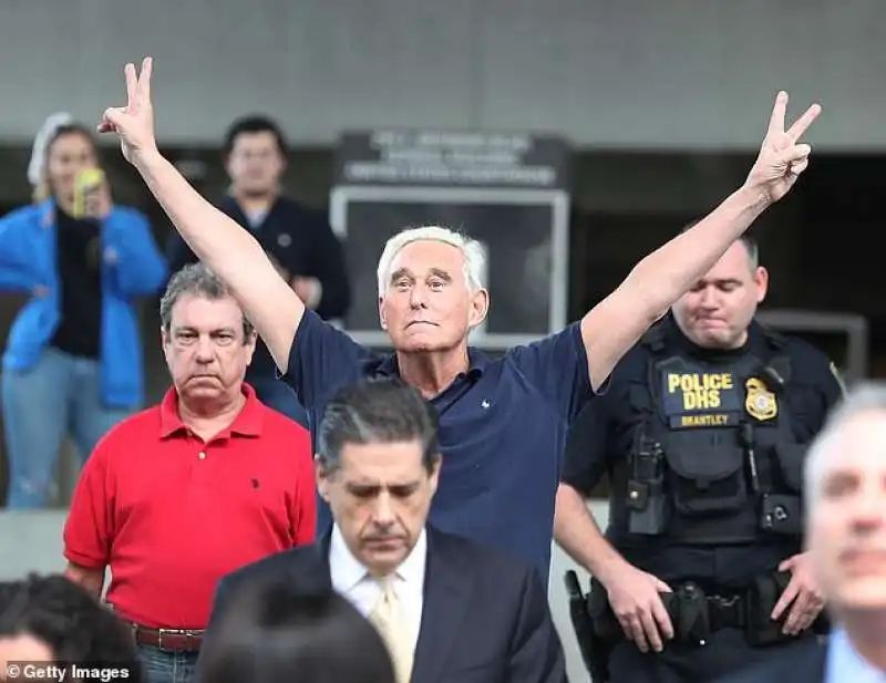 roger stone dopo l'arresto