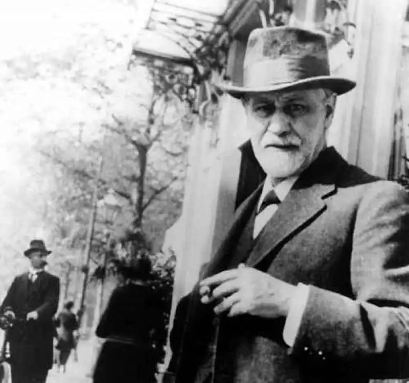 SIGMUND FREUD  