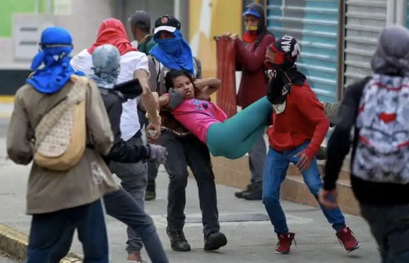 venezuela proteste contro maduro 5